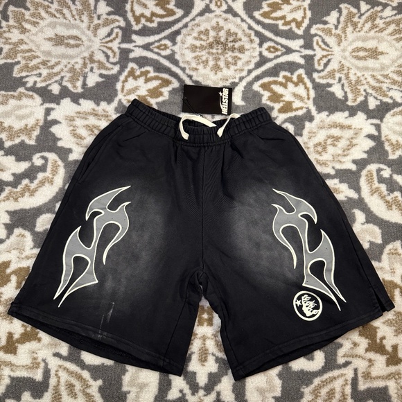 Hellstar Flame Shorts Black Men’s Size Large - Picture 1 of 3